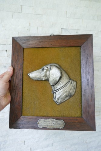 Altes wandrelief erdhund - altes,