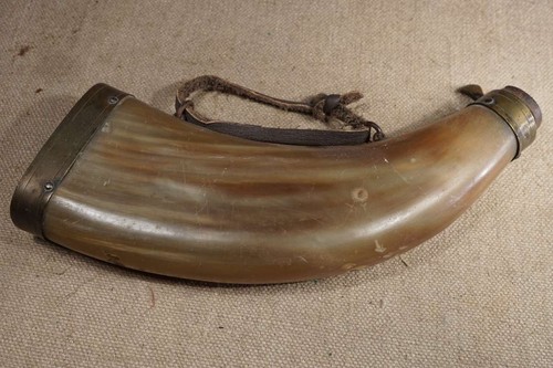 Uraltes antikes pulverhorn - antikes,